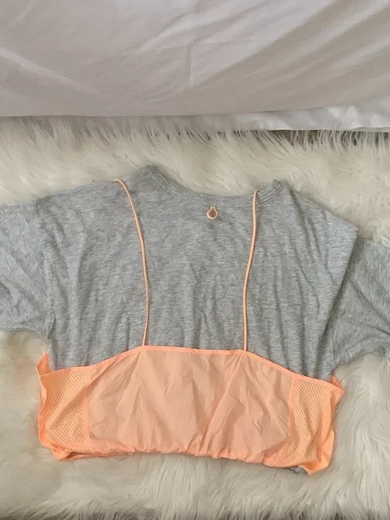 FREE PEOPLE MOVEMENT Good Two Me Layered Tee in Grey/Peach Sz M/L - Picture 3 of 5